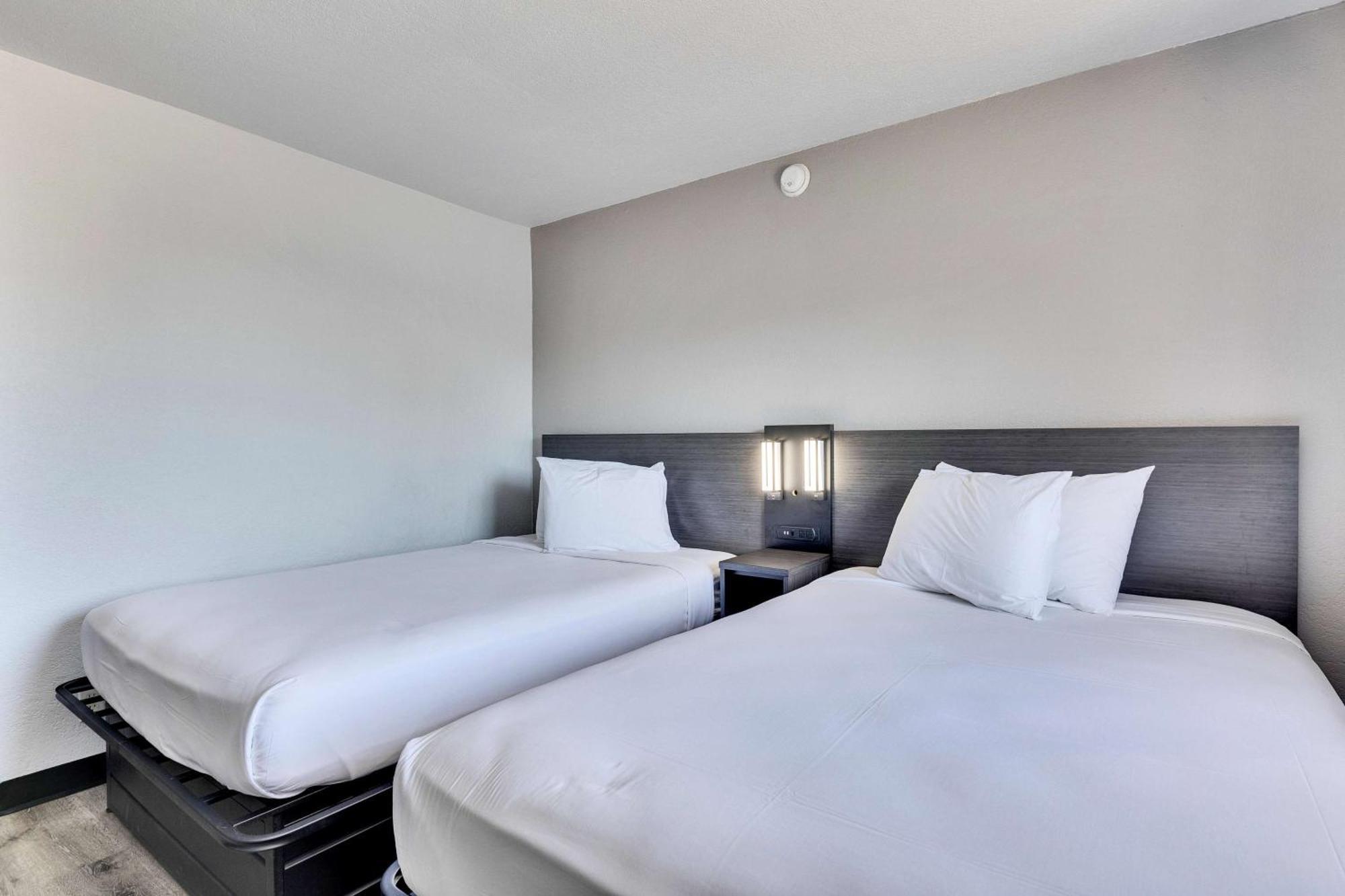 Motel 6-Austin, Tx - Airport - South Buitenkant foto