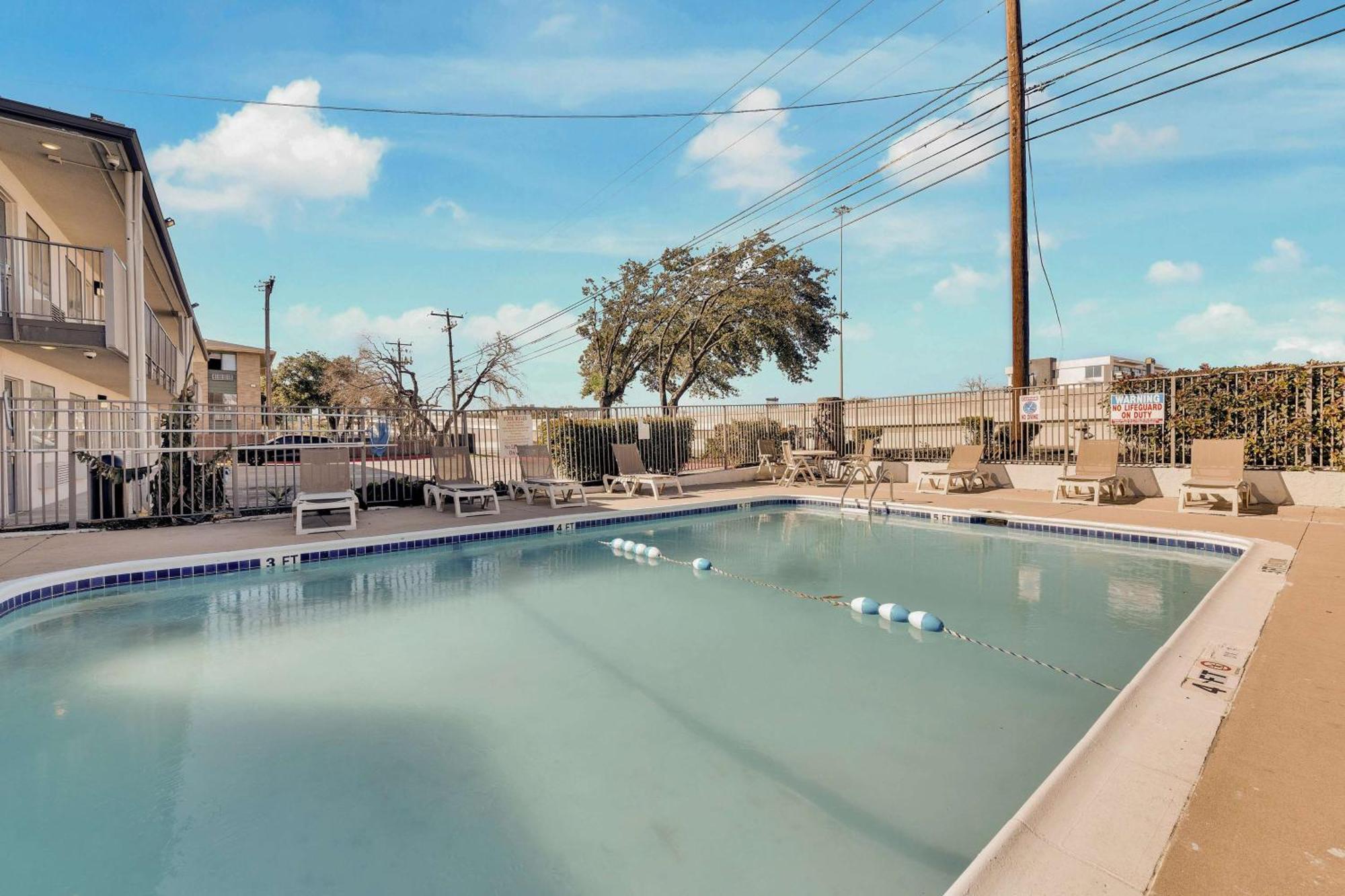 Motel 6-Austin, Tx - Airport - South Buitenkant foto