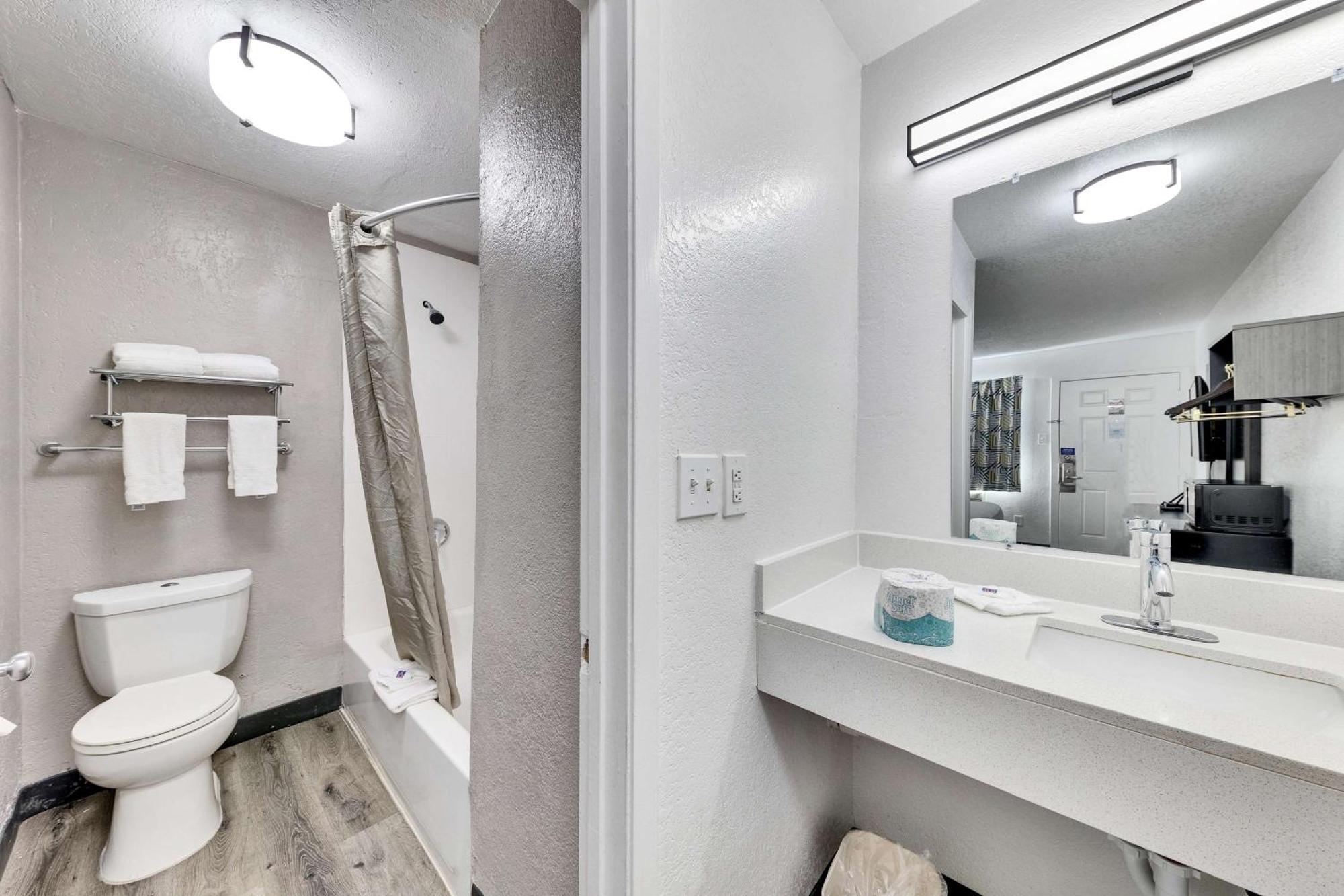 Motel 6-Austin, Tx - Airport - South Buitenkant foto