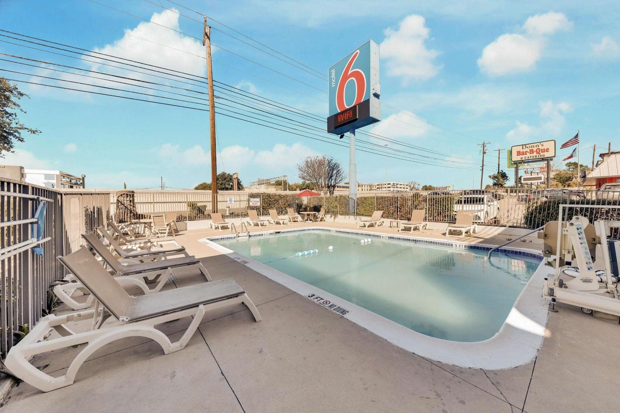 Motel 6-Austin, Tx - Airport - South Buitenkant foto